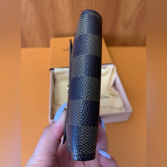 Sold❌❌LV Damier Ebene Compact Wallet💕
100% Authentic - Picture 8 of 12